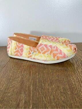 Toms Classic Slip On Alpargata Women’s Size 7 Multi Stripe
